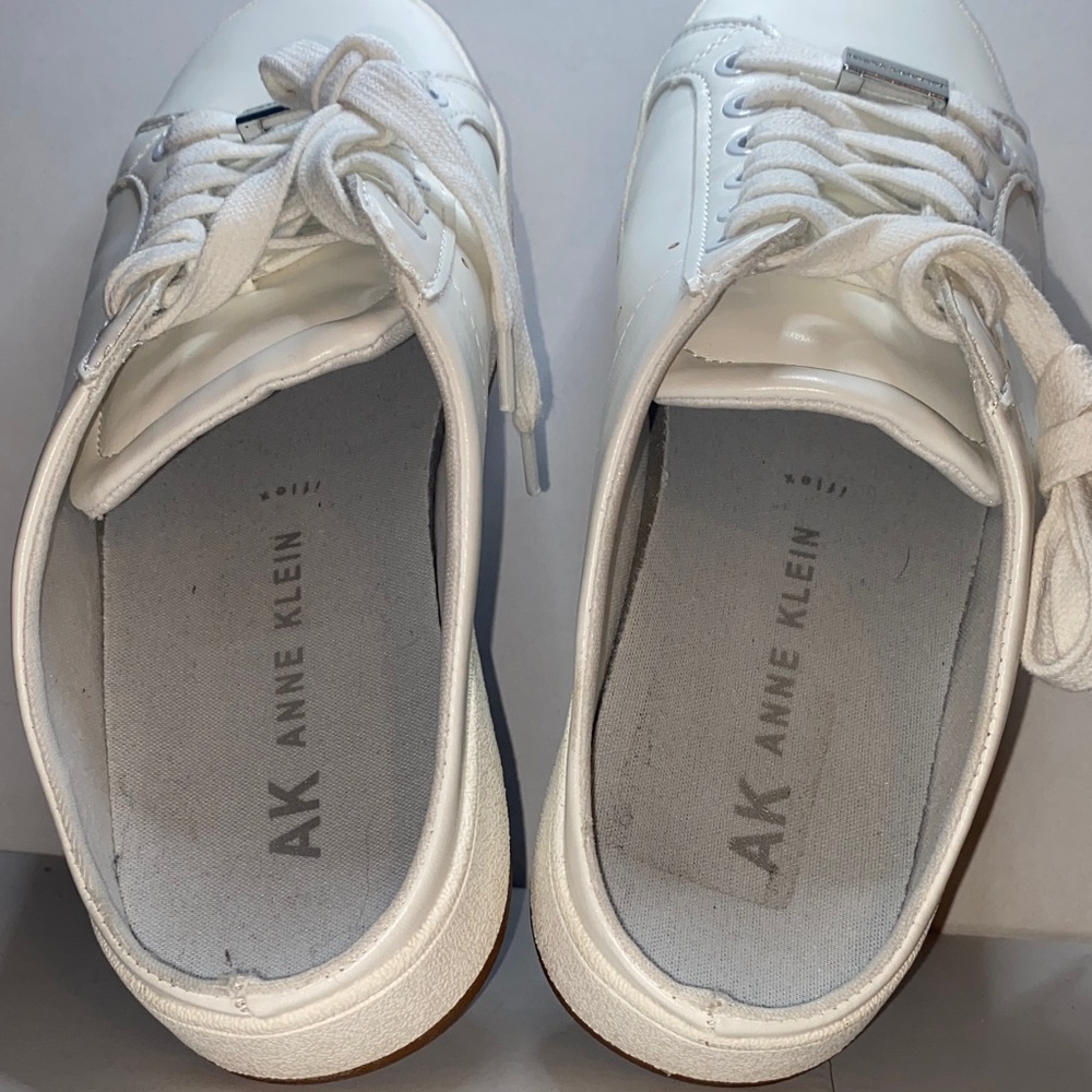 Anne Klein White Low-Top Lace-Up Sneakers